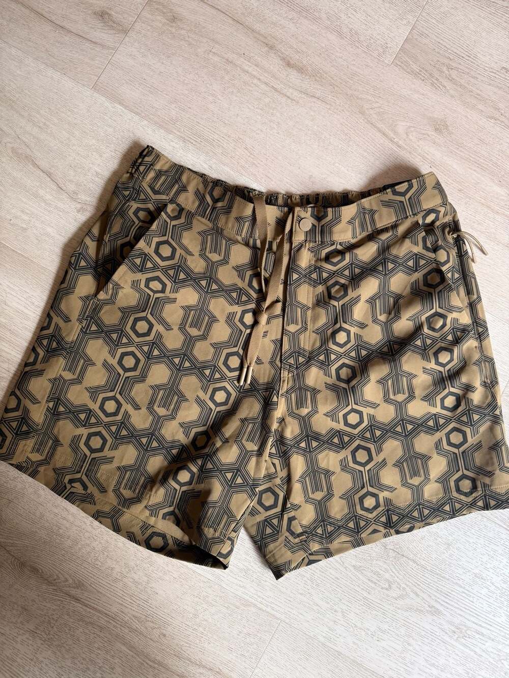 VRST Men's Resort Relaxed Fit Geometric Print Swim Shorts